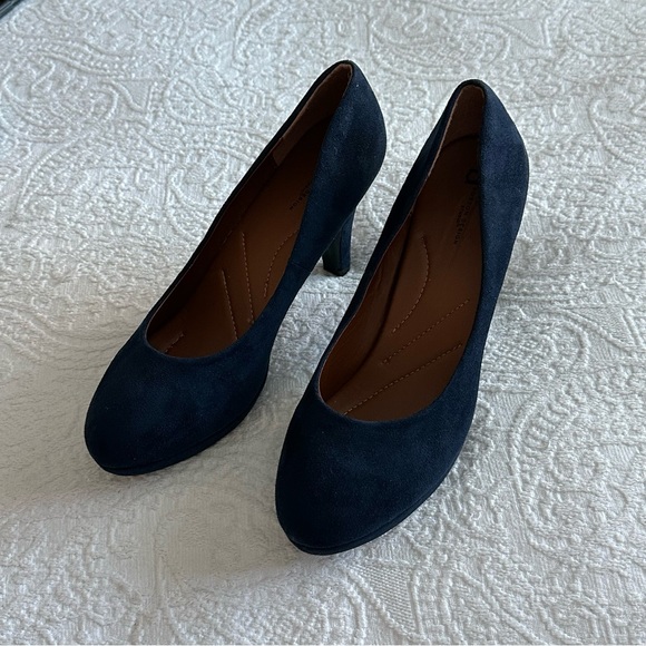 Boston Design Studio Women's 9W Faux Suede Heels Round Toe & Platform Sole Pumps - Picture 11 of 16